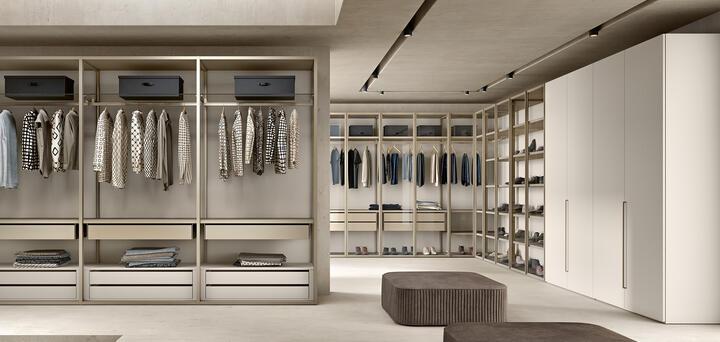 Opera Walk-in Closet